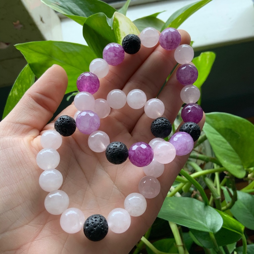 Set of 2 stretchy stone and lava bead bracelets